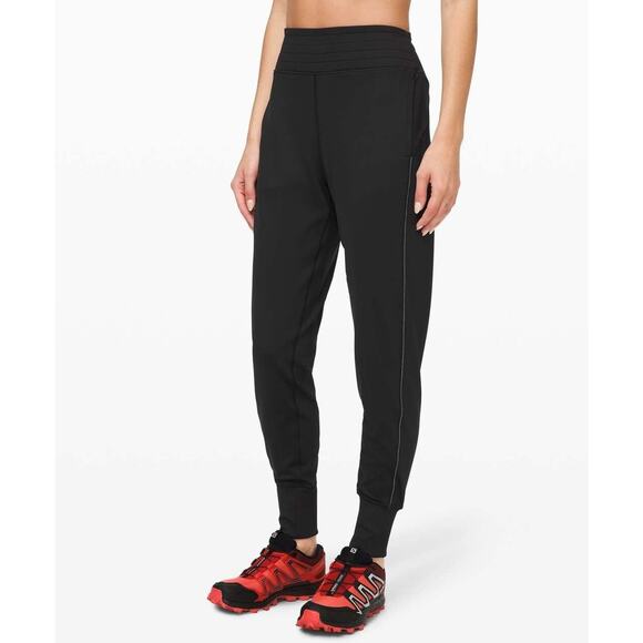 LULULEMON Flurry Up High-Rise Jogger Fleece Lined Black Sz 8 $128 {Q23} - Picture 1 of 5